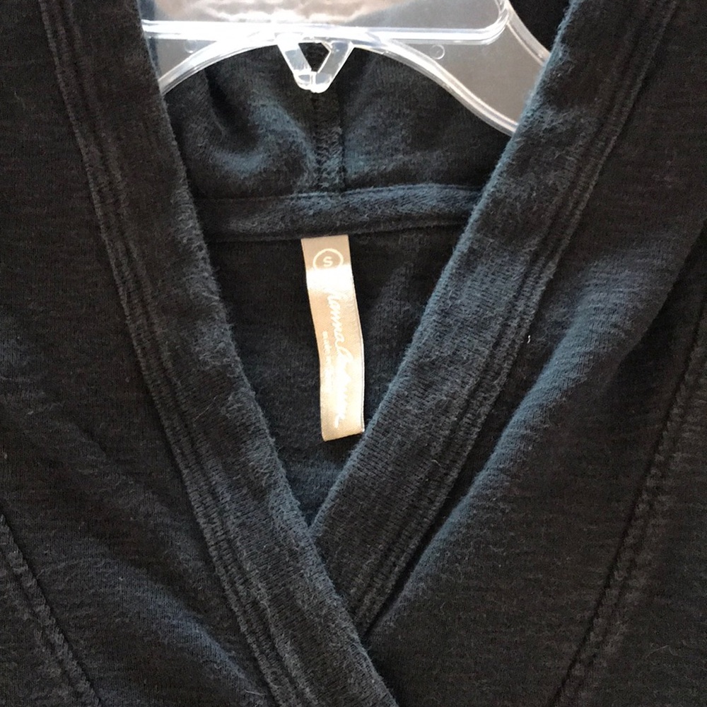Hanna Andersson sweatshirt - Picture 3 of 5